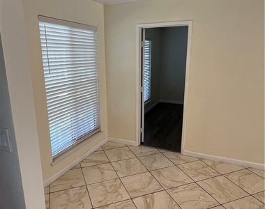 13747 Polk Street - Photo Thumbnail 12