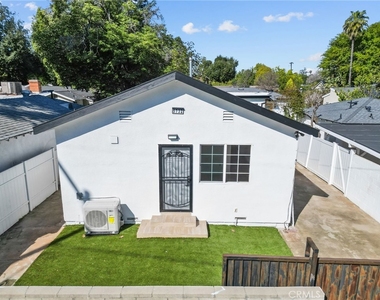 5732 Stansbury Avenue - Photo Thumbnail 13