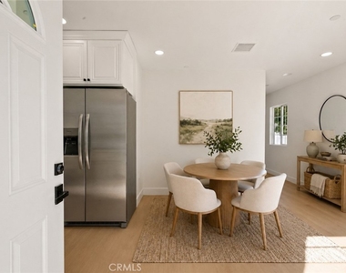 5732 Stansbury Avenue - Photo Thumbnail 2