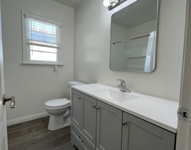 14659 Killion Street - Photo Thumbnail 14
