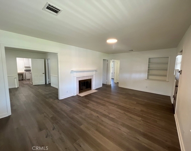 14659 Killion Street - Photo Thumbnail 3