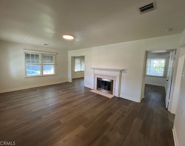 14659 Killion Street - Photo Thumbnail 2