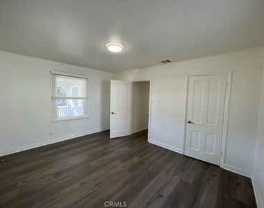 14659 Killion Street - Photo Thumbnail 11