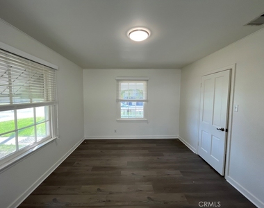14659 Killion Street - Photo Thumbnail 10