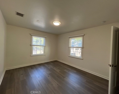 14659 Killion Street - Photo Thumbnail 12