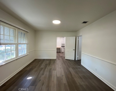 14659 Killion Street - Photo Thumbnail 7