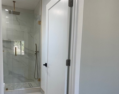 11333 1/2 Delano Street - Photo Thumbnail 7