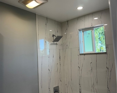 7035 1/2 Rhea - Photo Thumbnail 18