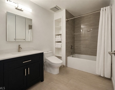 15455 Sherman Way - Photo Thumbnail 10