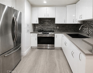 15455 Sherman Way - Photo Thumbnail 4