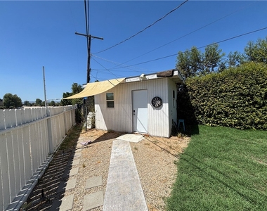 6529 Aura Avenue - Photo Thumbnail 24