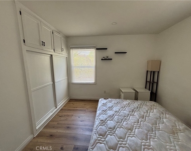 6529 Aura Avenue - Photo Thumbnail 20