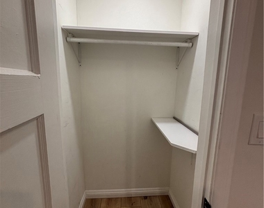 6529 Aura Avenue - Photo Thumbnail 14