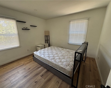 6529 Aura Avenue - Photo Thumbnail 19