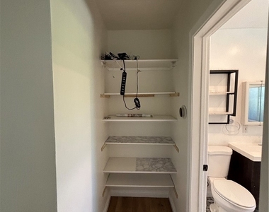 6529 Aura Avenue - Photo Thumbnail 18