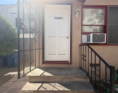 5646 3/4 Farmdale Avenue - Photo Thumbnail 10