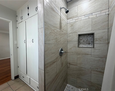 5646 3/4 Farmdale Avenue - Photo Thumbnail 8