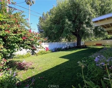 5754 Wish Avenue - Photo Thumbnail 10