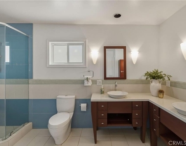 2611 Alvord Lane - Photo Thumbnail 12