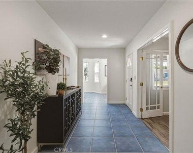 2611 Alvord Lane - Photo Thumbnail 1