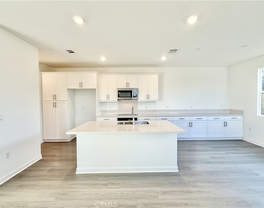 2625 E Forest Paseo - Photo Thumbnail 3