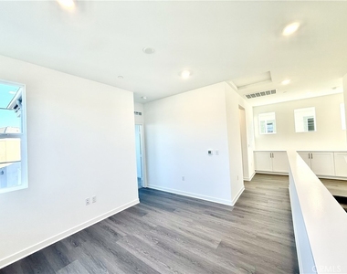 2625 E Forest Paseo - Photo Thumbnail 13