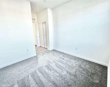 2625 E Forest Paseo - Photo Thumbnail 10