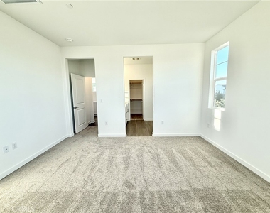 2625 E Forest Paseo - Photo Thumbnail 7