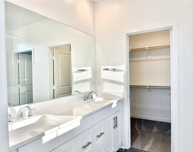 2625 E Forest Paseo - Photo Thumbnail 8