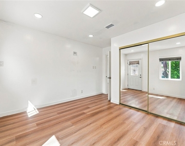 23311 Catskill Ave - Photo Thumbnail 10