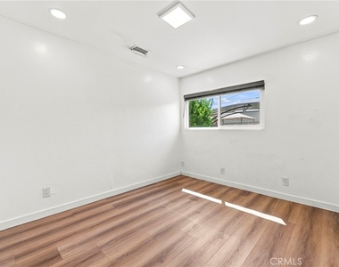 23311 Catskill Ave - Photo Thumbnail 6