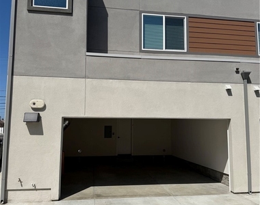 18080 Prairie Avenue - Photo Thumbnail 17