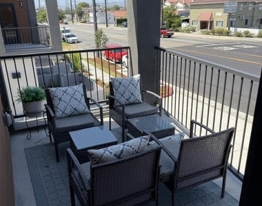 18080 Prairie Avenue - Photo Thumbnail 8