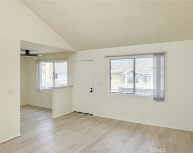 14851 Mulberry - Photo Thumbnail 4