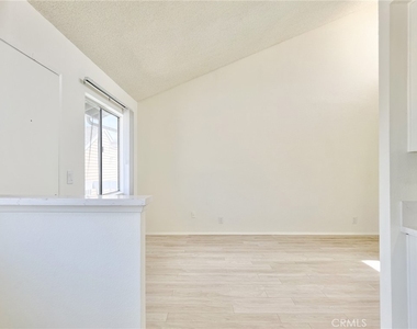 14851 Mulberry - Photo Thumbnail 5