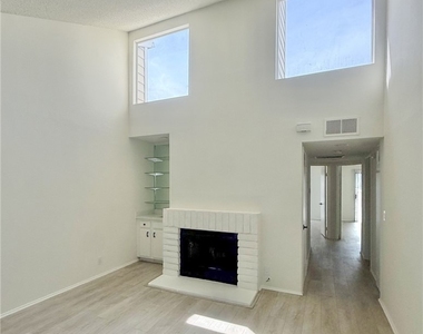 14851 Mulberry - Photo Thumbnail 1