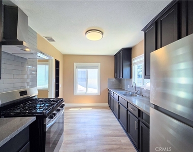 705 N Hillford Avenue - Photo Thumbnail 9