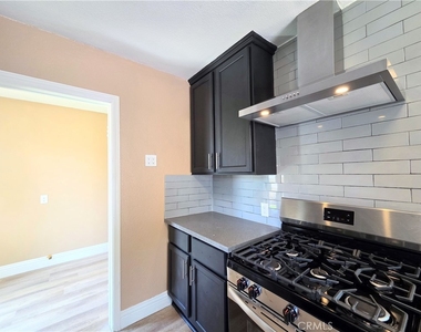 705 N Hillford Avenue - Photo Thumbnail 11