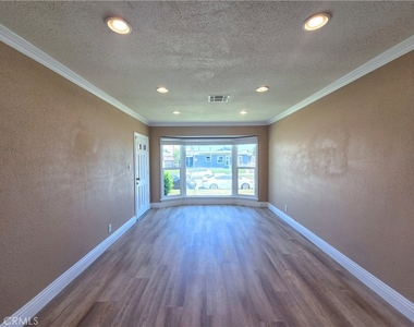 705 N Hillford Avenue - Photo Thumbnail 4
