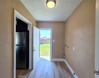 705 N Hillford Avenue - Photo Thumbnail 12