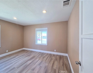 705 N Hillford Avenue - Photo Thumbnail 21