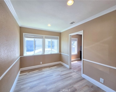 705 N Hillford Avenue - Photo Thumbnail 7