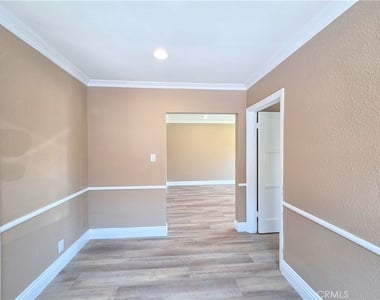 705 N Hillford Avenue - Photo Thumbnail 6