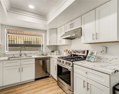 11463 1/2 Excelsior Drive - Photo Thumbnail 8