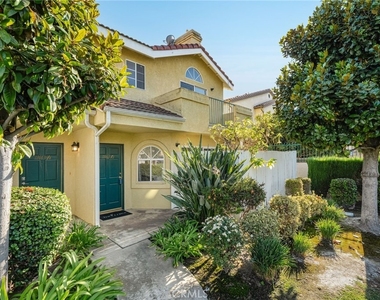11463 1/2 Excelsior Drive - Photo Thumbnail 4