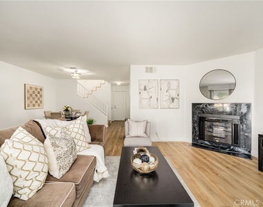 11463 1/2 Excelsior Drive - Photo Thumbnail 5
