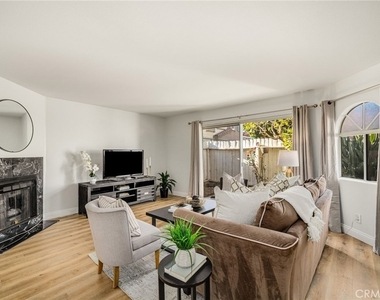 11463 1/2 Excelsior Drive - Photo Thumbnail 7