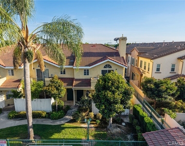 11463 1/2 Excelsior Drive - Photo Thumbnail 2