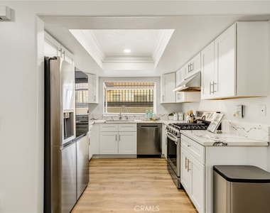 11463 1/2 Excelsior Drive - Photo Thumbnail 9