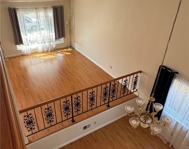 5355 Duncannon Ave - Photo Thumbnail 15